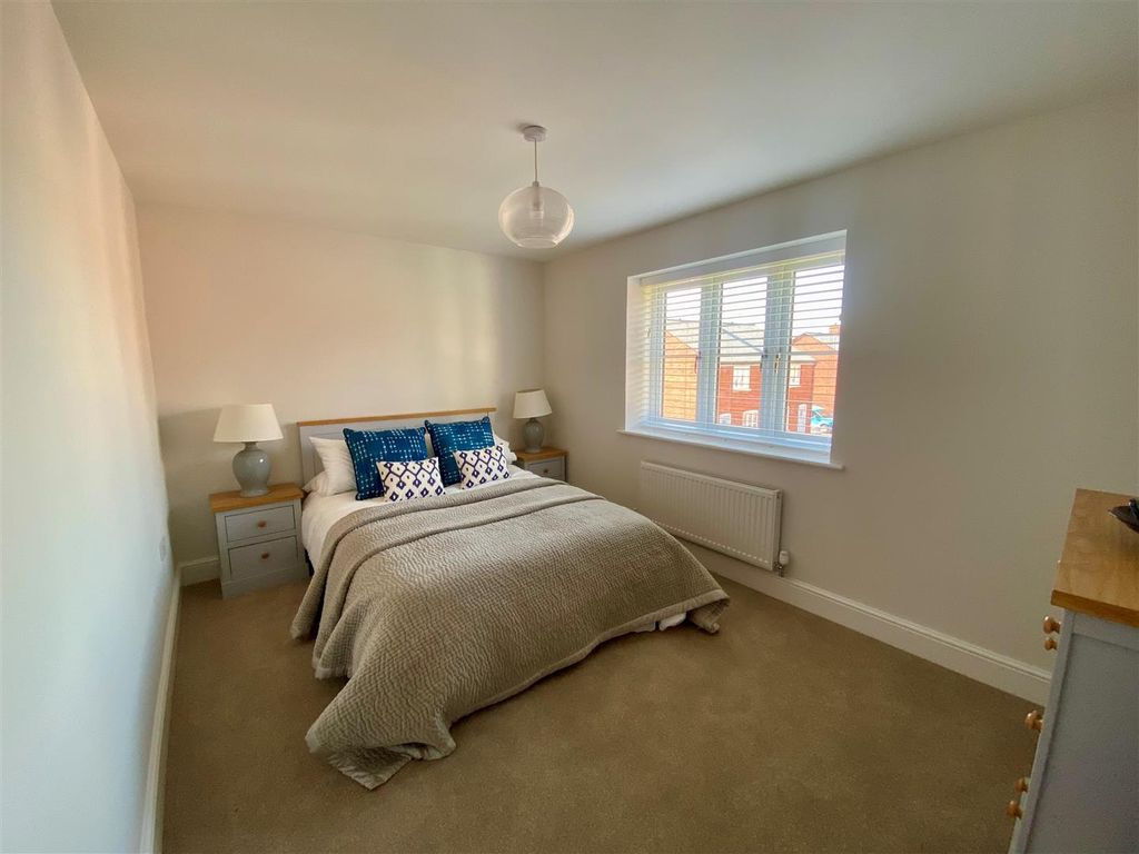 Property photo 3 of 12 Plot 138 Bedroom 2.Jpg