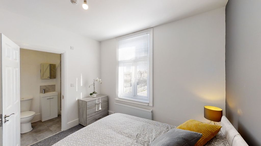 Property photo 3 of 5 Photo