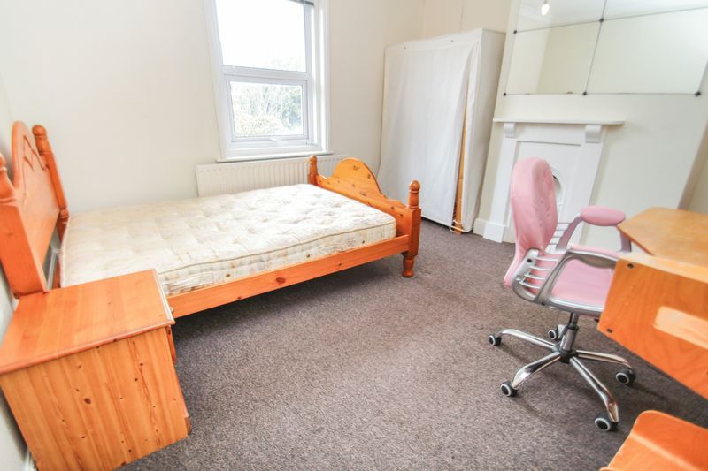 Property photo 3 of 8 Photo 16