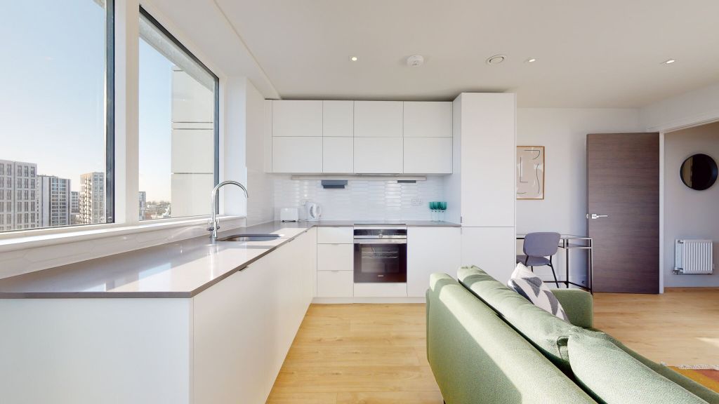 Property photo 2 of 18 Kitchen