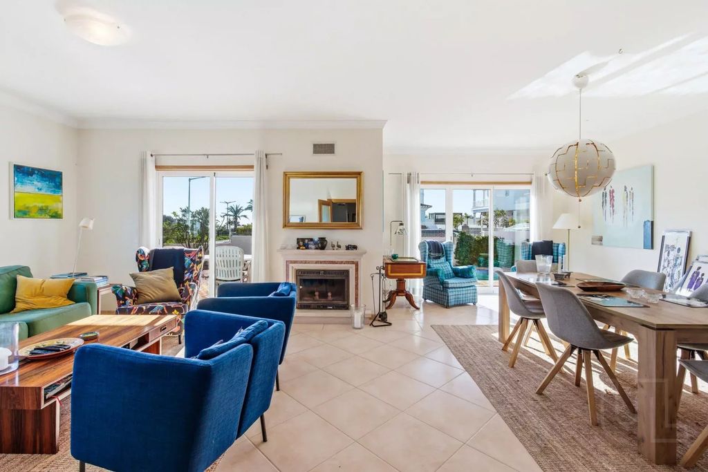 Property photo 3 of 49