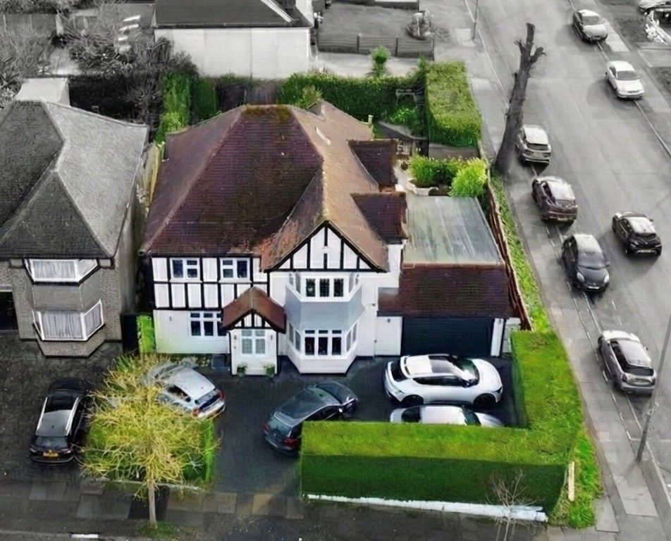 Property photo 3 of 23