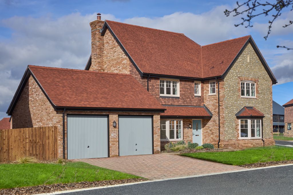 Property photo 1 of 18 The Oak