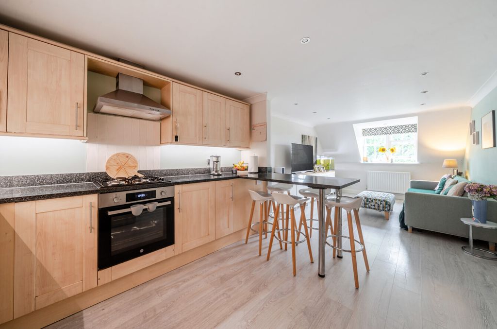 Property photo 3 of 16 1341241-8-68Af506...