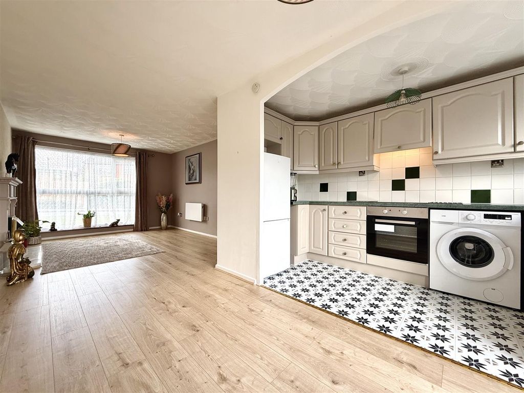Property photo 3 of 17 3
