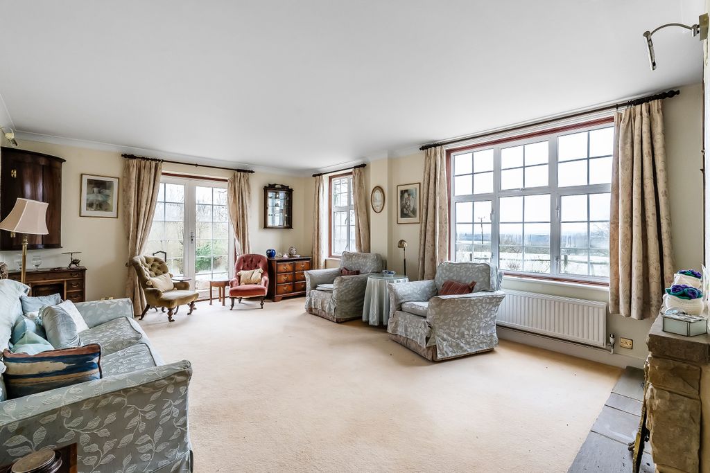 Property photo 3 of 45 Ranscombe-8