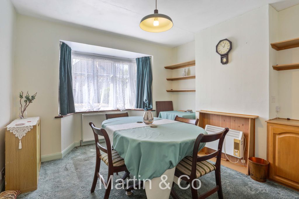 Property photo 2 of 14 1488579178 - 38 Poplar Road, Sm3 - 3