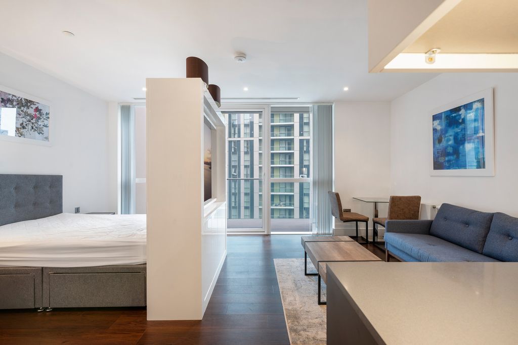 Property photo 2 of 12