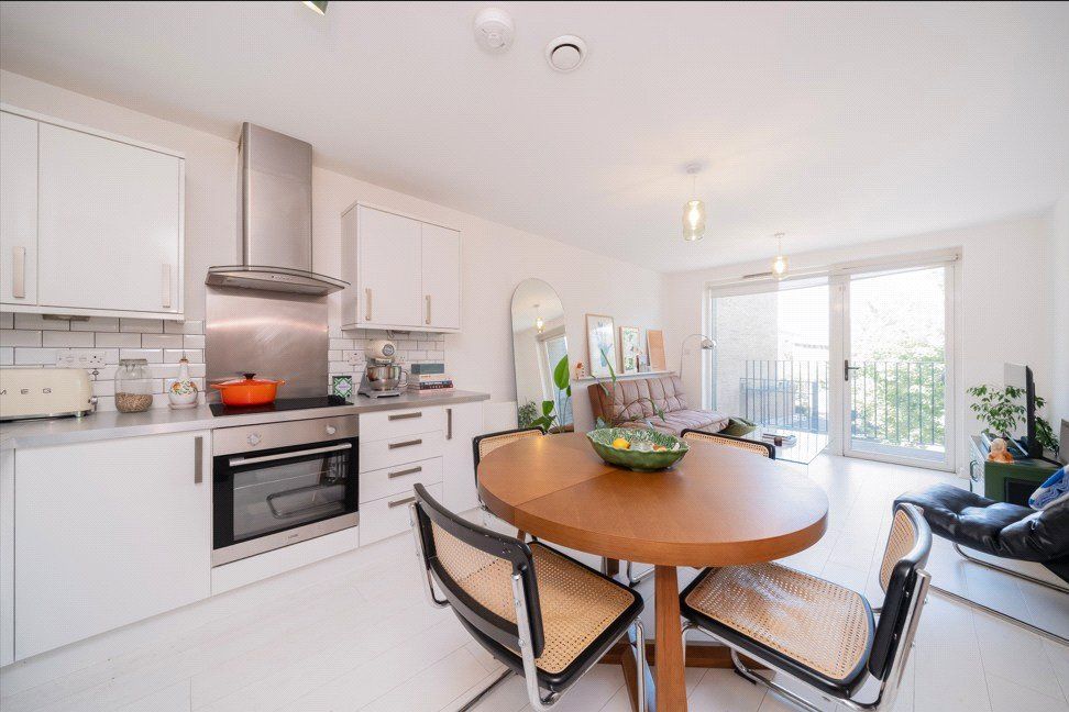 Property photo 1 of 9 Kitchen/Dining