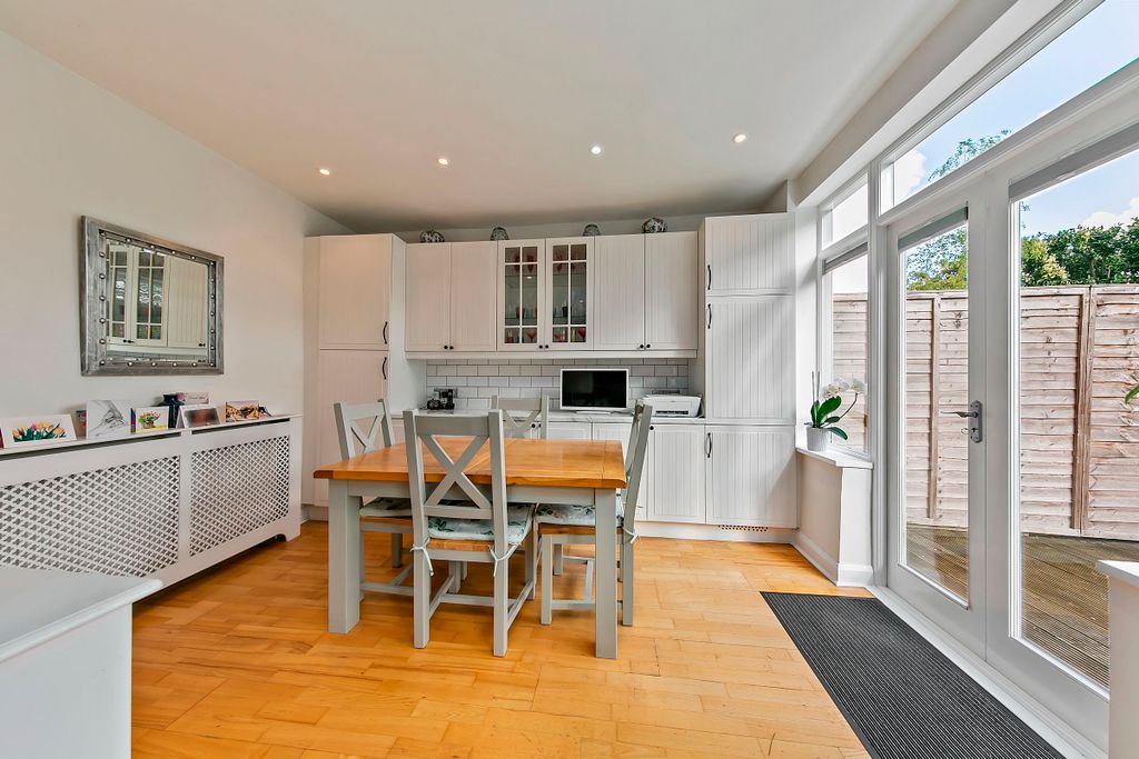 Property photo 3 of 18