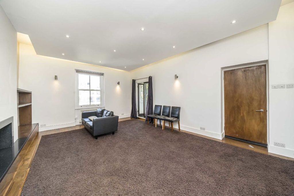 Property photo 2 of 7