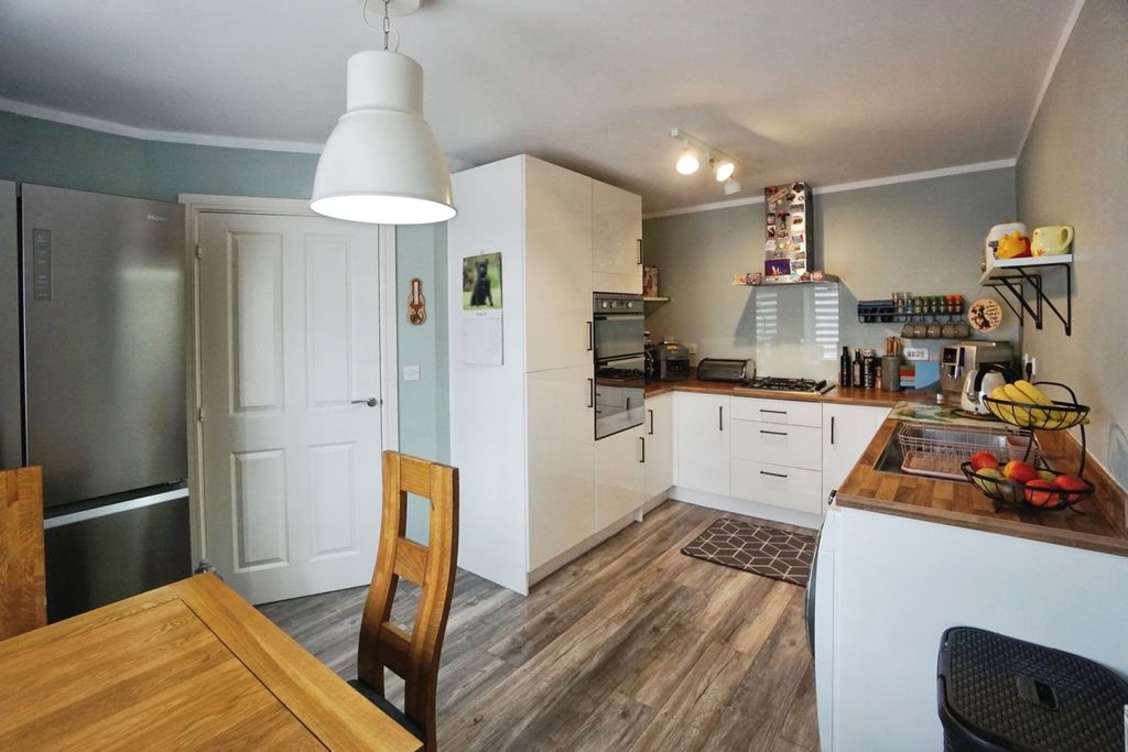 Property photo 2 of 17 Kitchen Diner