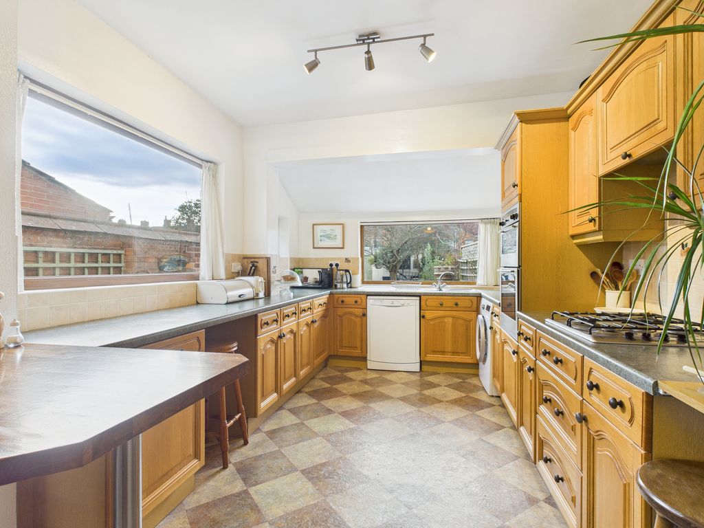 Property photo 3 of 22 Kitchen/Diner