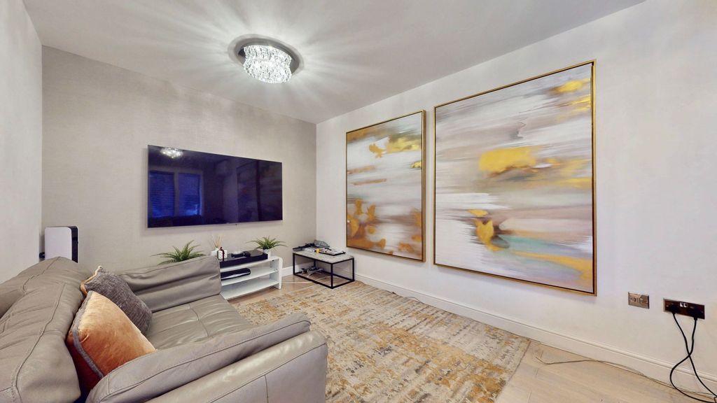 Property photo 3 of 20