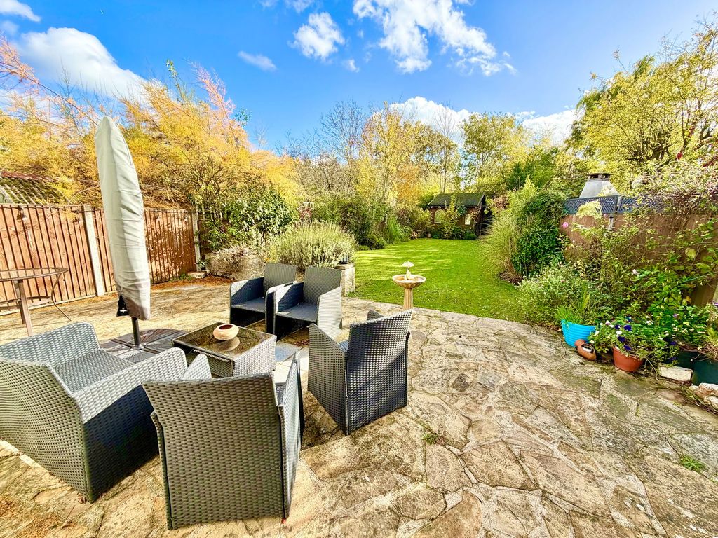 Property photo 1 of 21