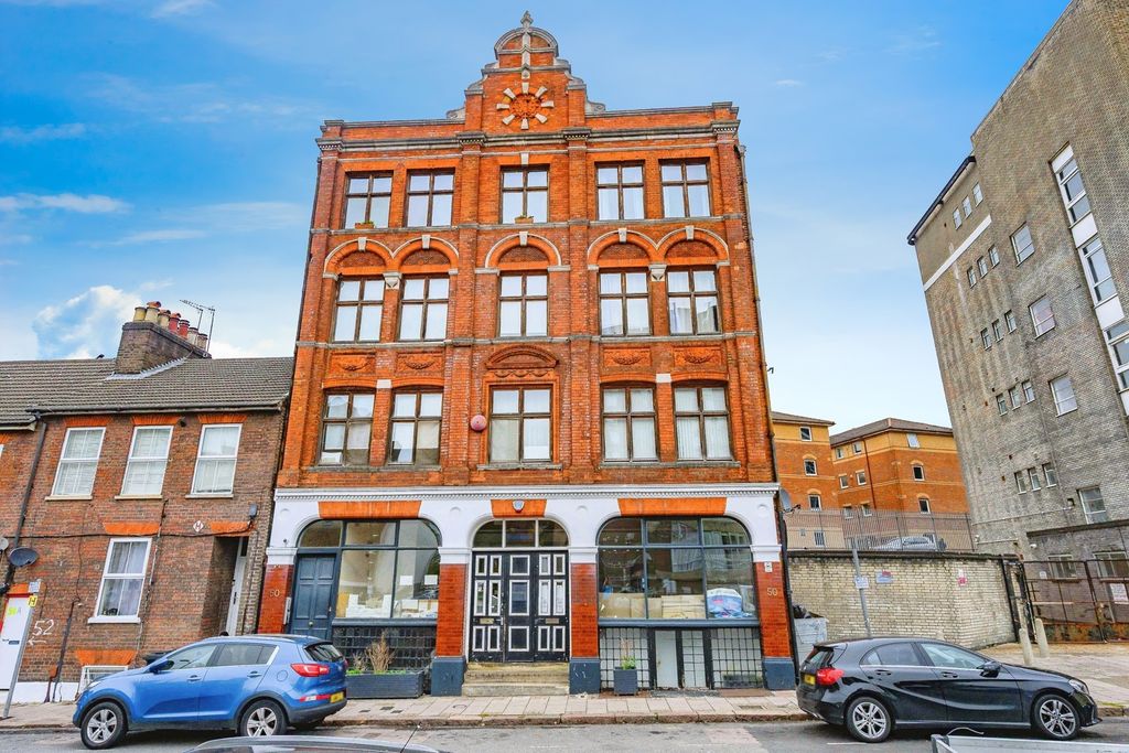 Property photo 1 of 11 Photo