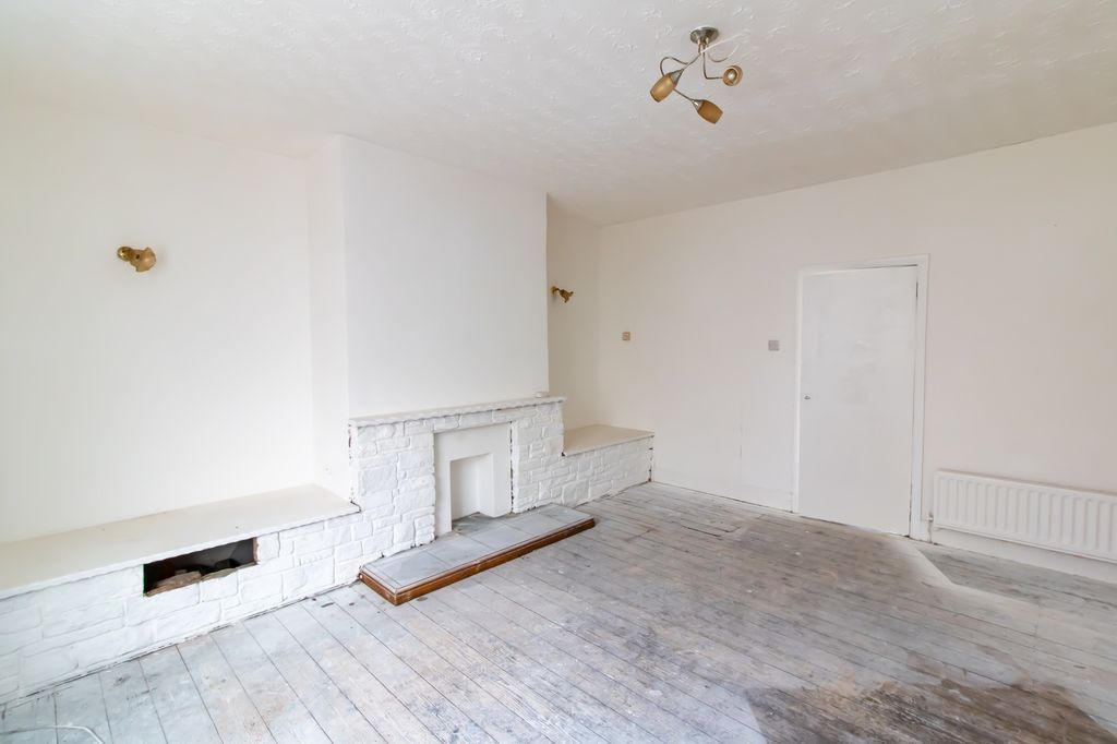 Property photo 3 of 16 Image 2