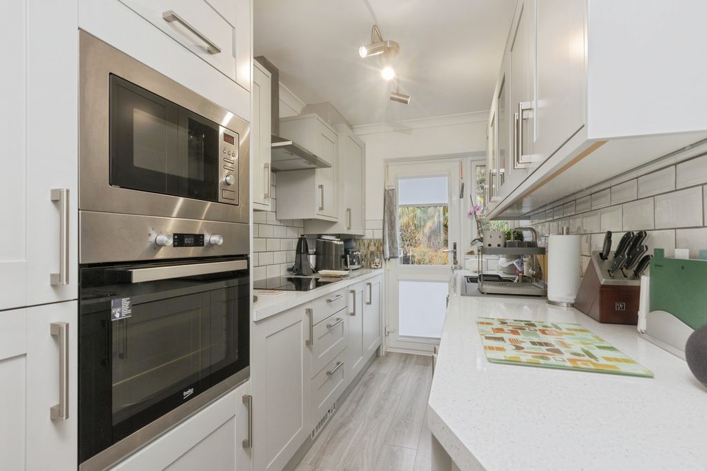 Property photo 3 of 19 1-13