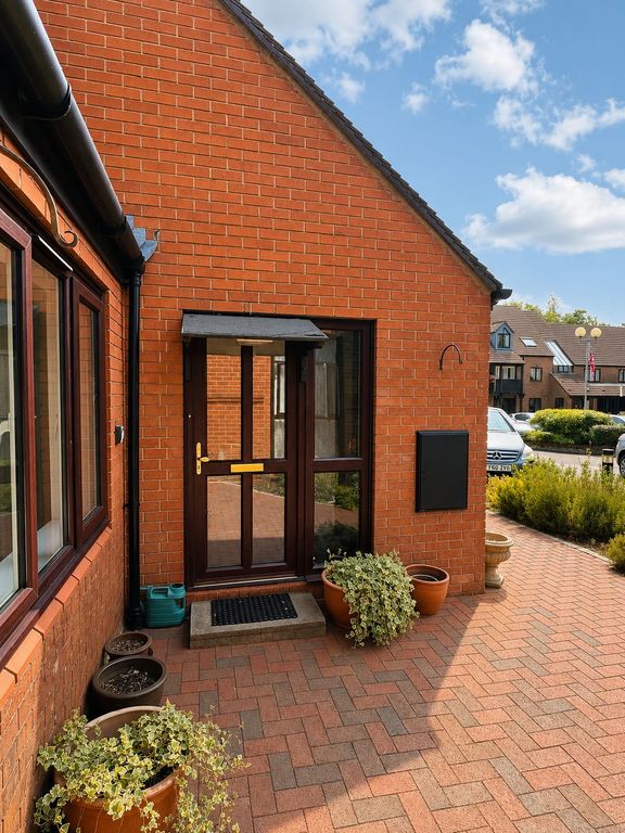 Property photo 1 of 18