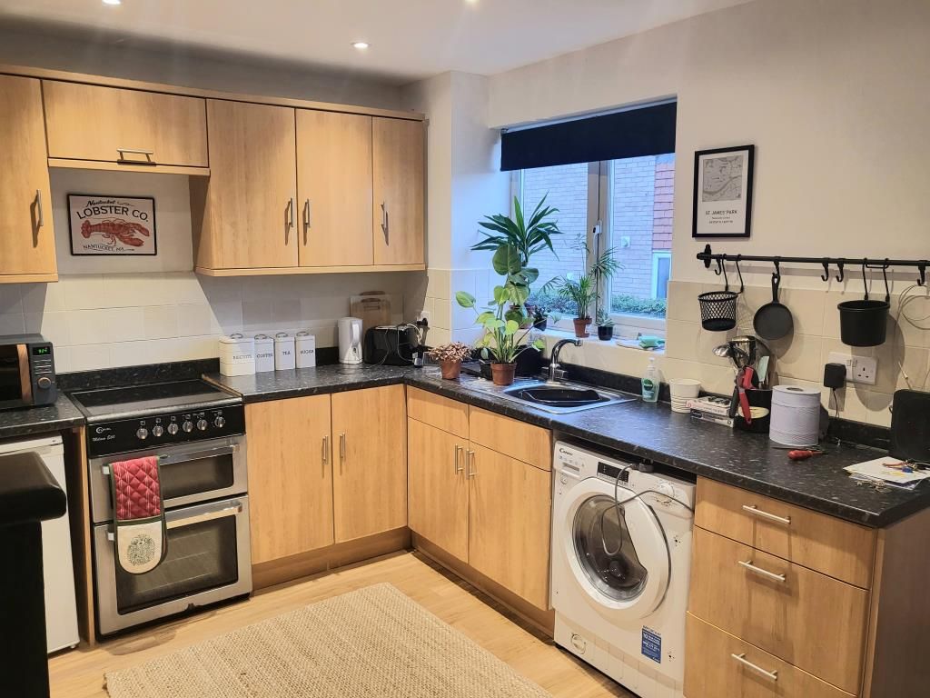 Property photo 3 of 7 Kitchen