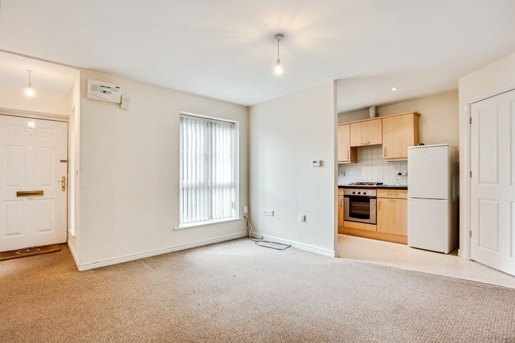 Property photo 3 of 18