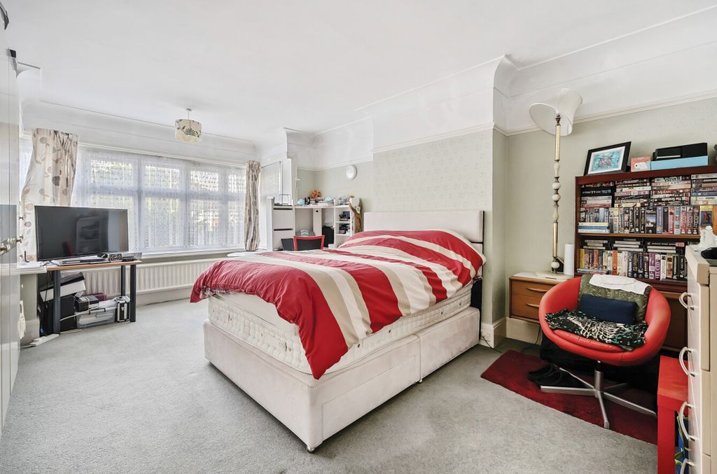 Additional image 12 of 5 bed detached house for saleBassett Avenue, Bassett, Southampton, Hampshire SO16