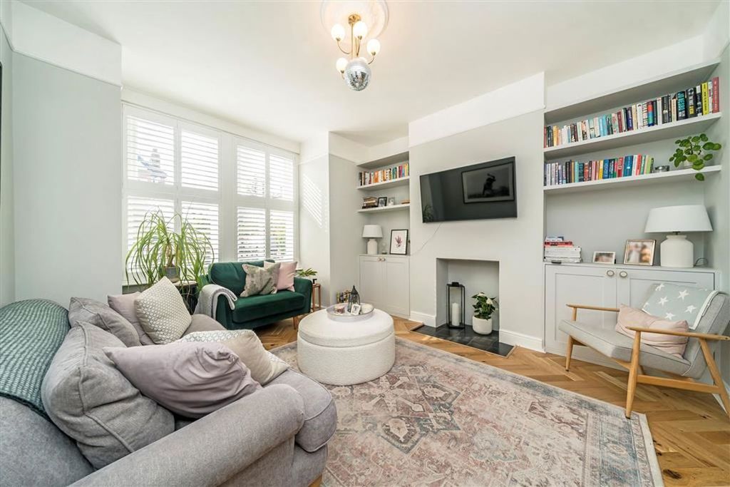 Property photo 2 of 8