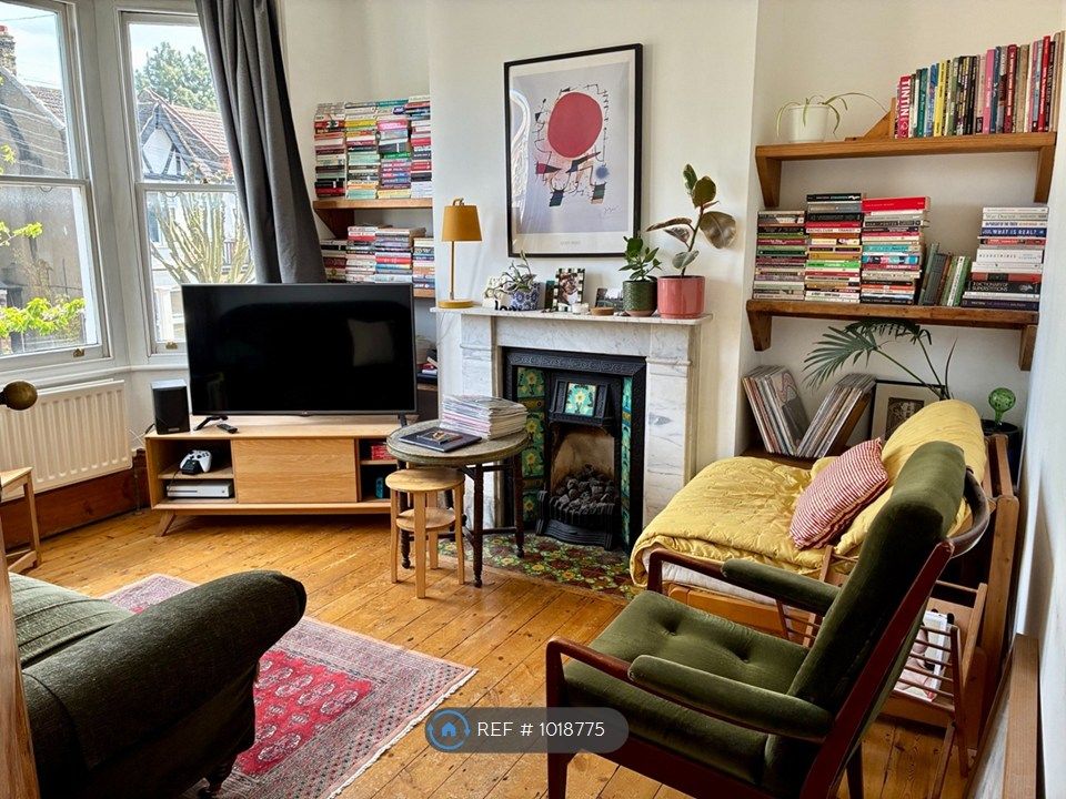 Property photo 1 of 11 Lounge