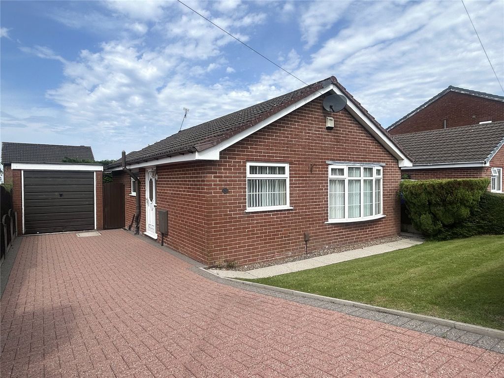 Property photo 1 of 18 External