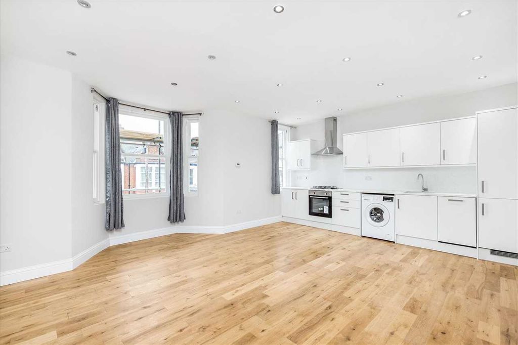 Property photo 2 of 7 Reception