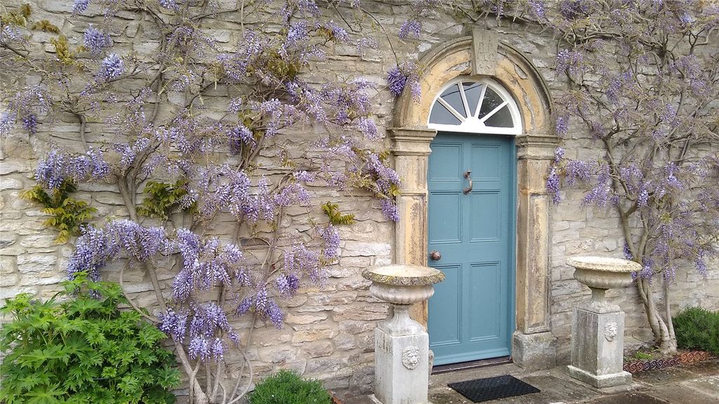 Property photo 2 of 33 Picture 2