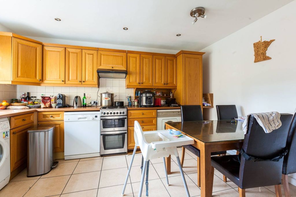 Property photo 3 of 5
