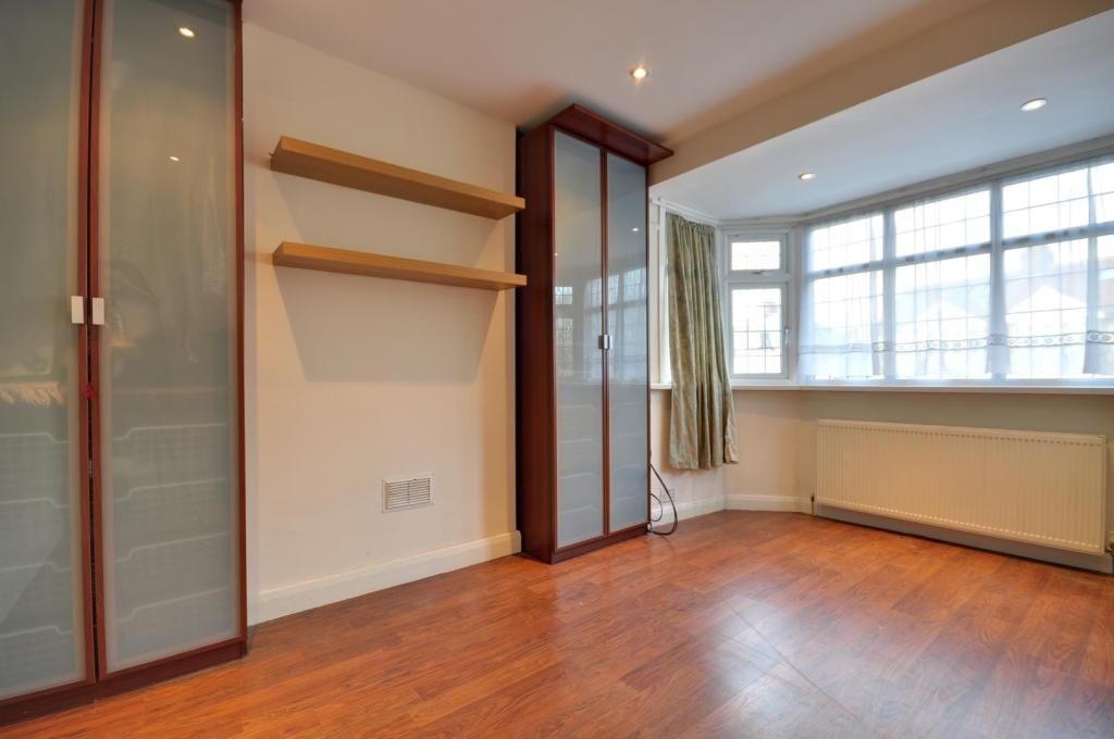 Property photo 3 of 6 Gallery