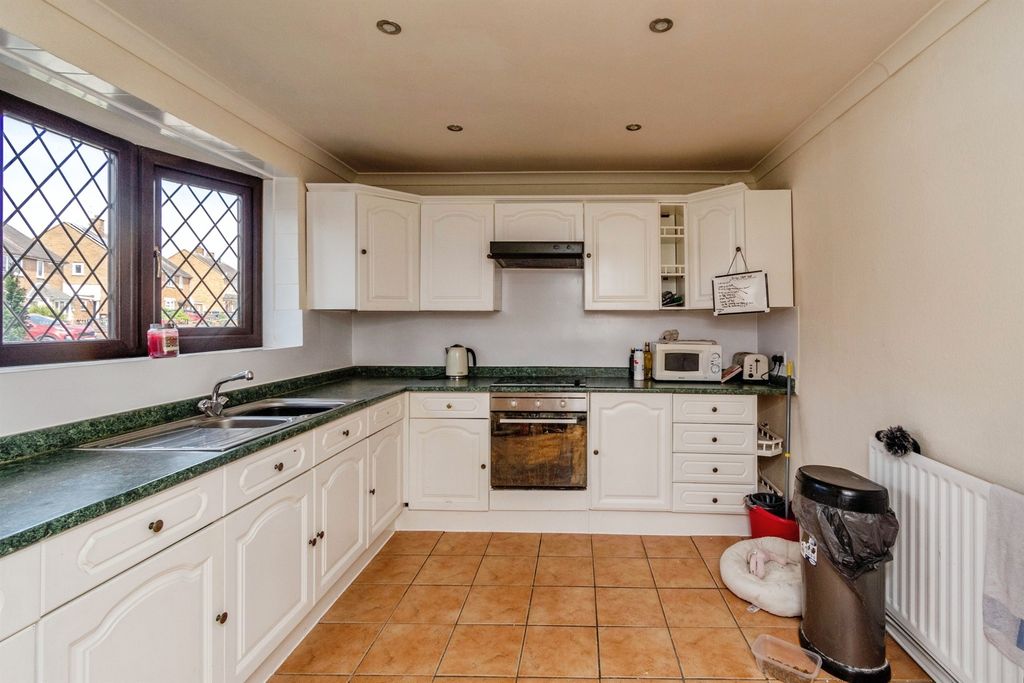 Property photo 2 of 19
