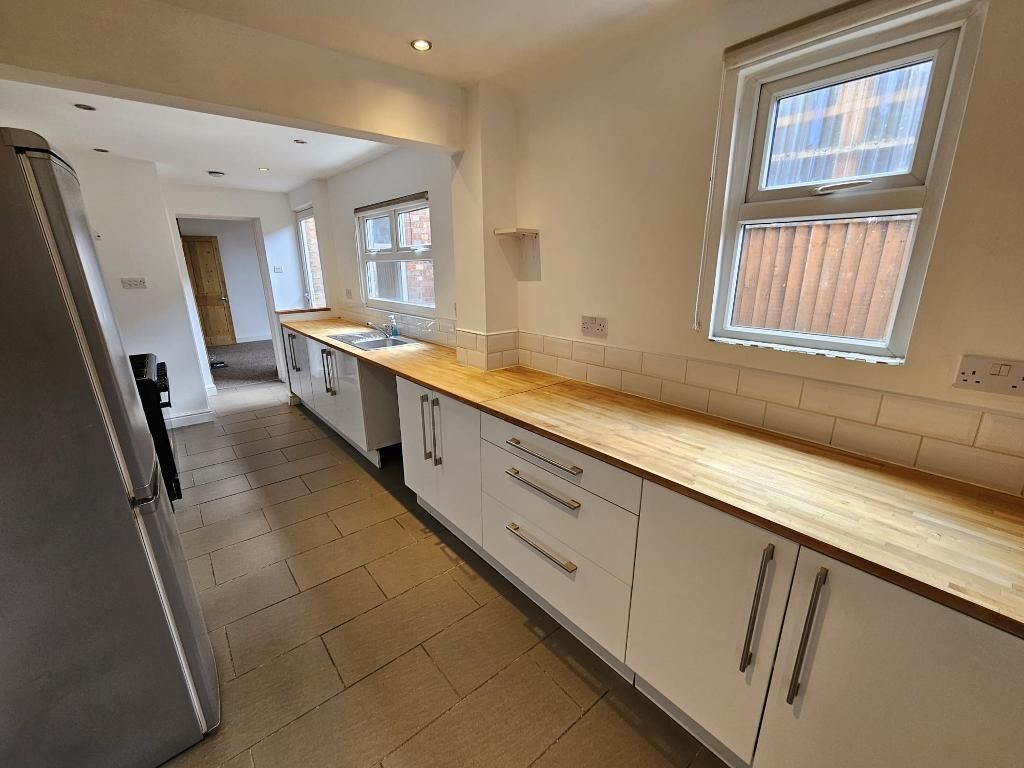 Property photo 2 of 12 Kitchen