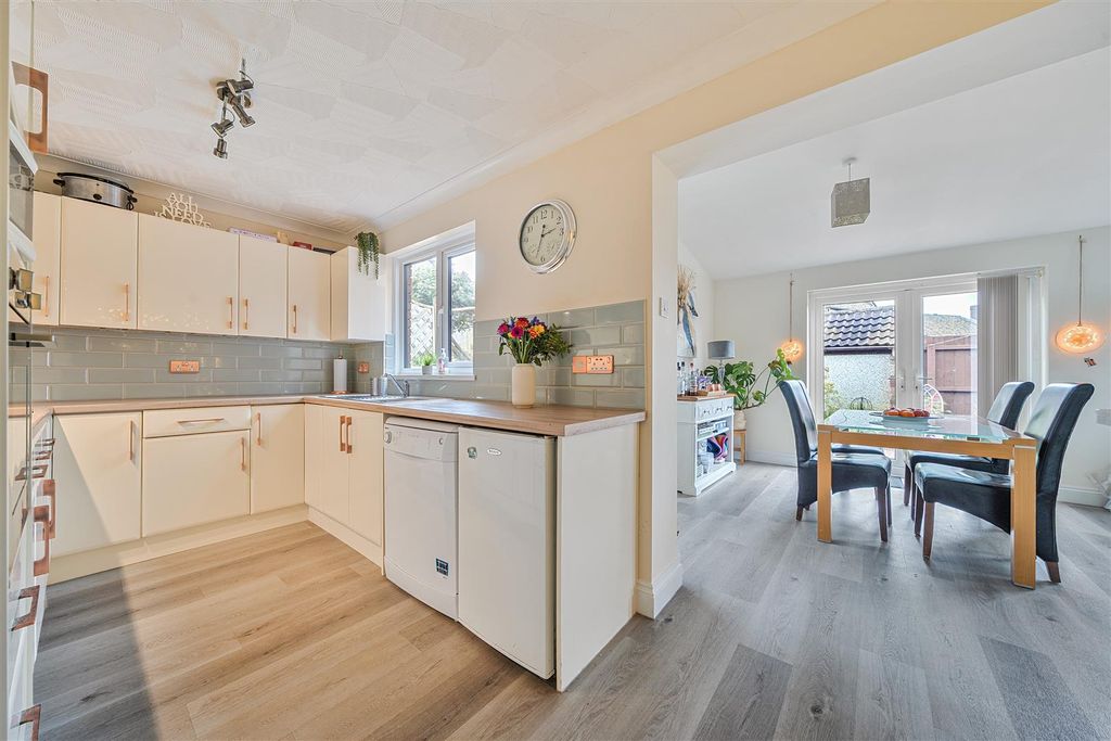 Property photo 2 of 22 Drovers Kitchen Dining.Jpg