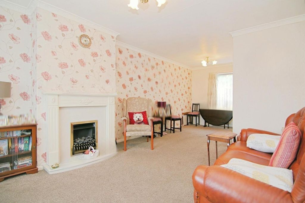 Property photo 2 of 16 Living Room