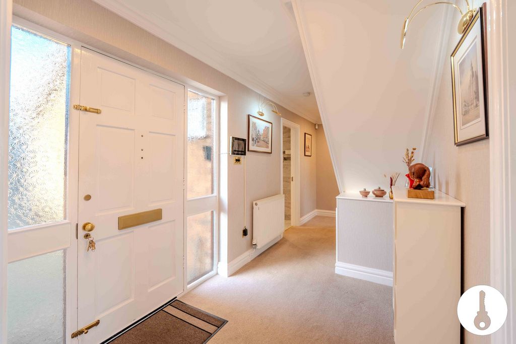 Property photo 2 of 36