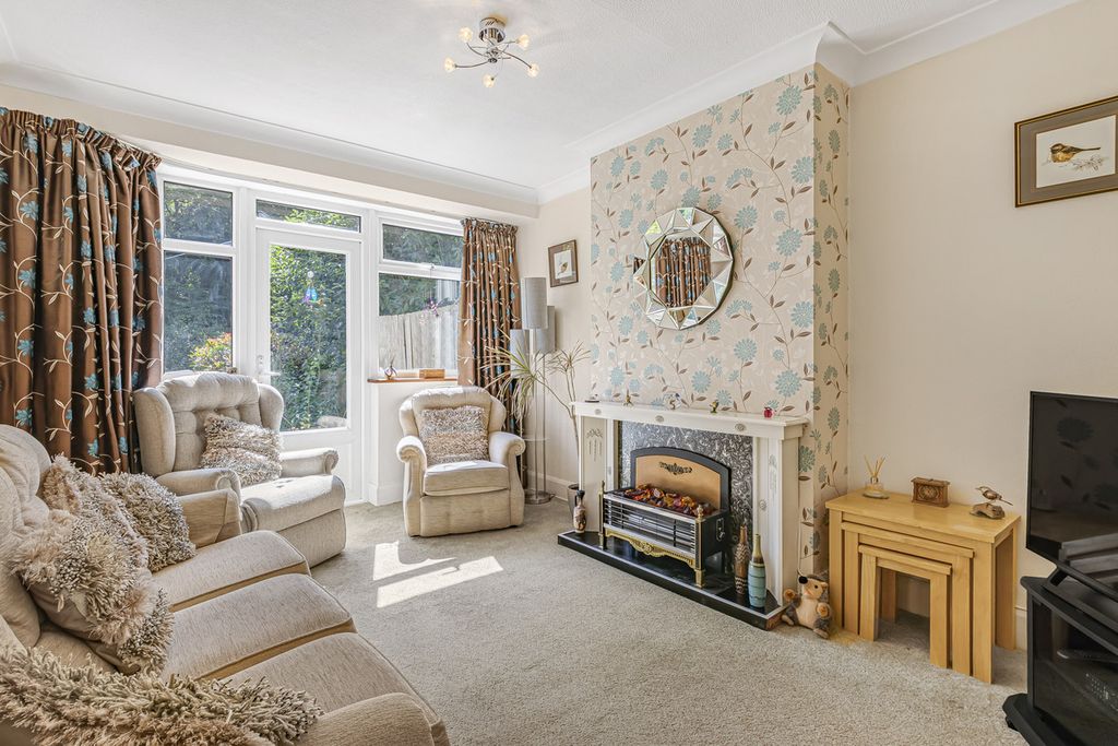 Property photo 2 of 19