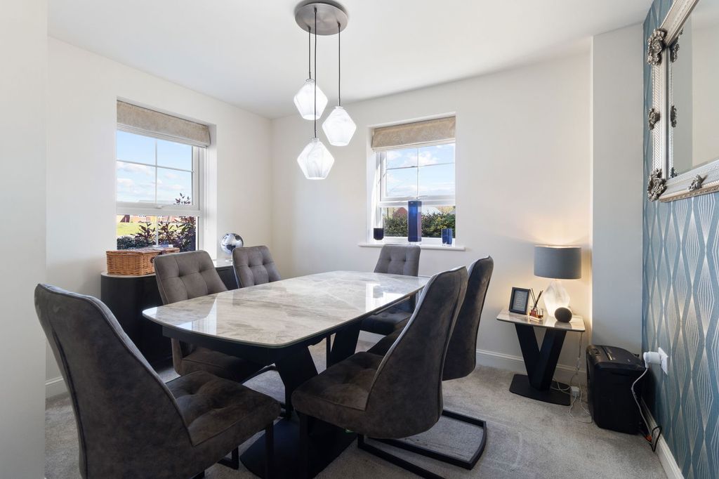 Property photo 3 of 25