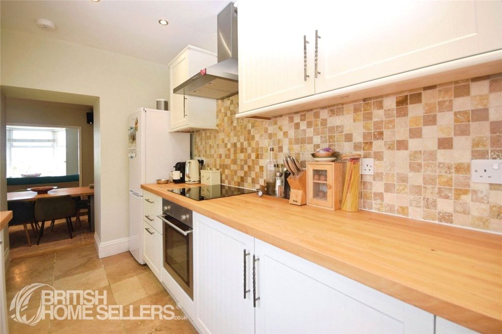 Property photo 3 of 37 Picture No. 28