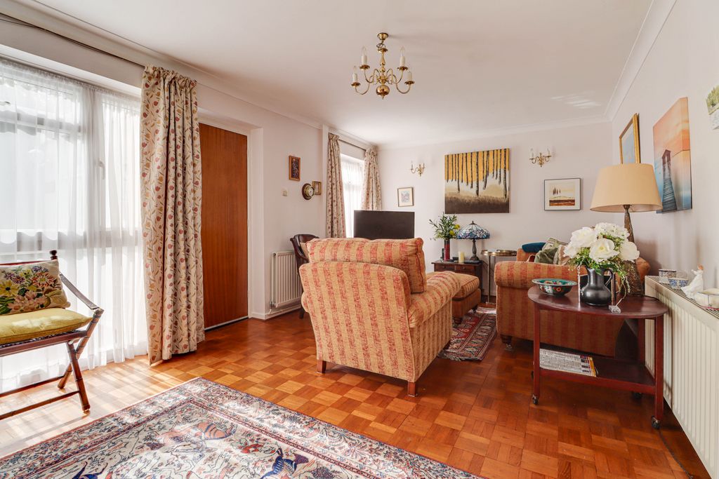 Property photo 2 of 18 Living Room