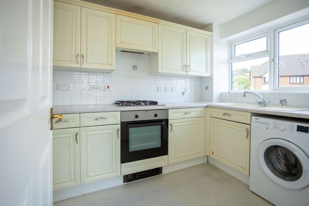 Property photo 2 of 11