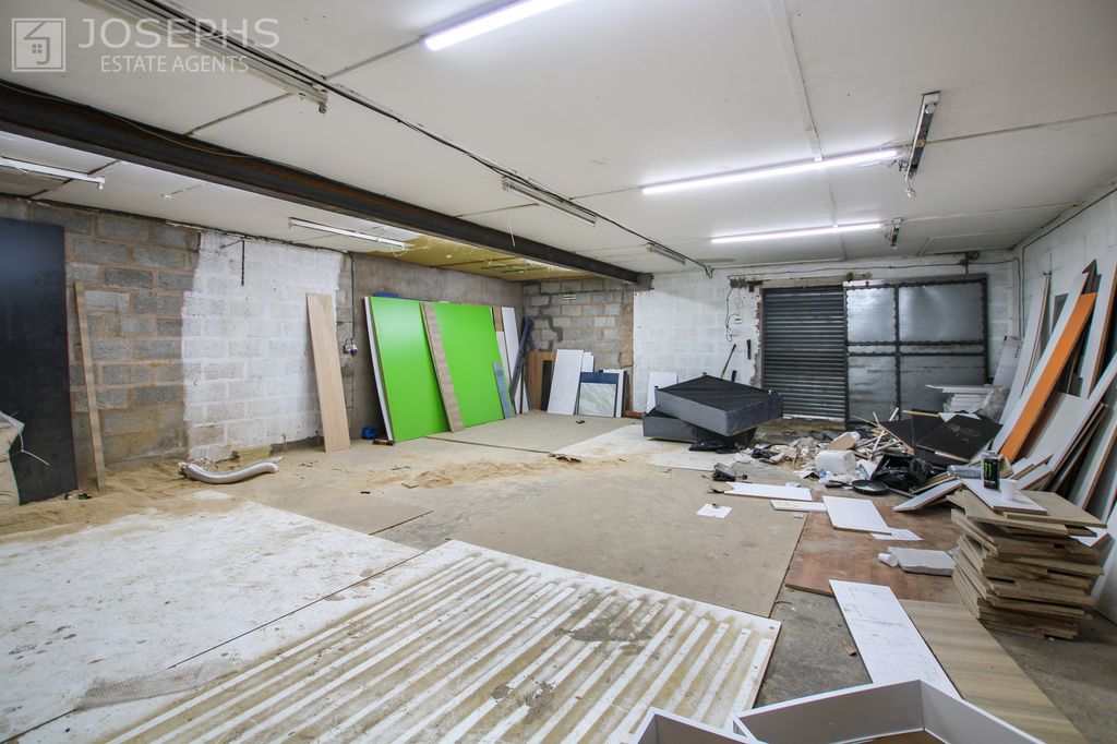 Property photo 1 of 5