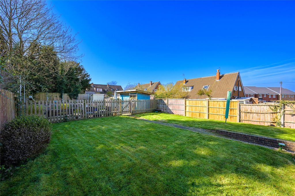 Property photo 2 of 28 Picture No. 20
