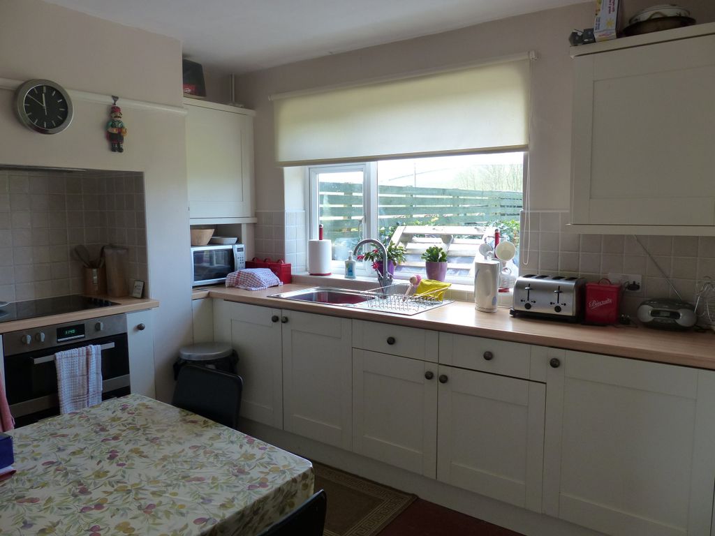 Property photo 3 of 5 Kitchen