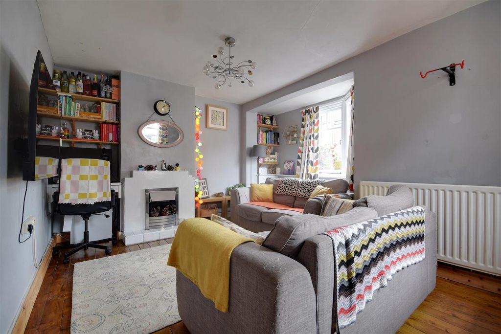 Property photo 2 of 19