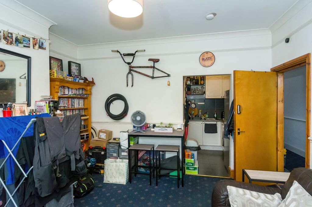 Property photo 3 of 57