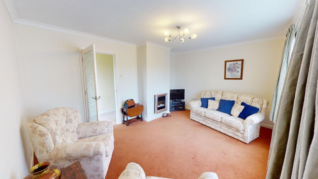 Property photo 2 of 13 Gallery