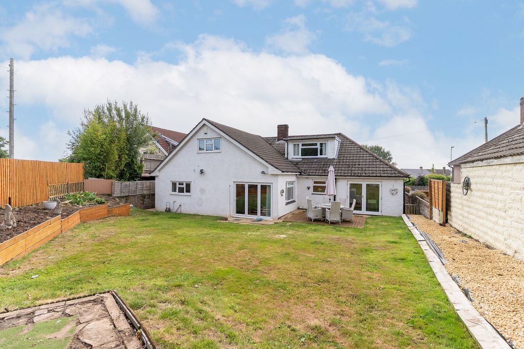 Property photo 2 of 28